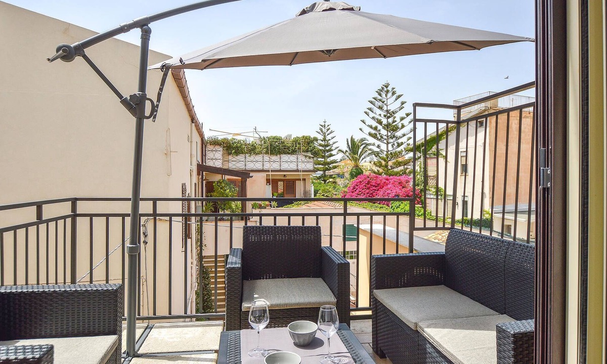 San Leone Apartment | Just a stone's throw from the beach and the sea, this vacation apartment welcomes you in San Leone.