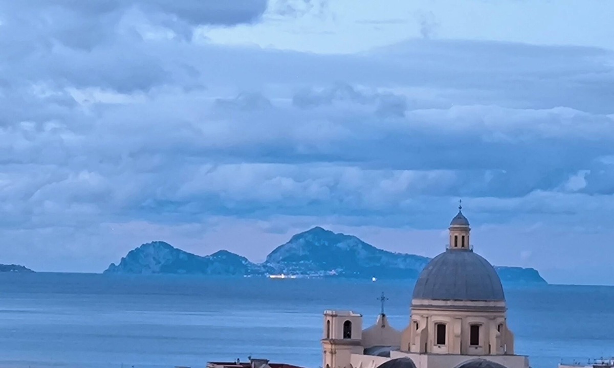 Torre Annunziata Apartment | Kairòs - Short Term Rental. Fabulous location between Naples Pompeii Sorrento.