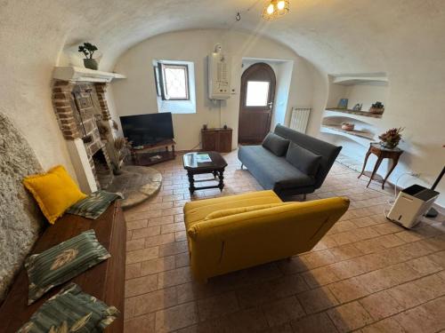 Santo Stefano di Sessanio Apartment | La Casa nella Roccia
