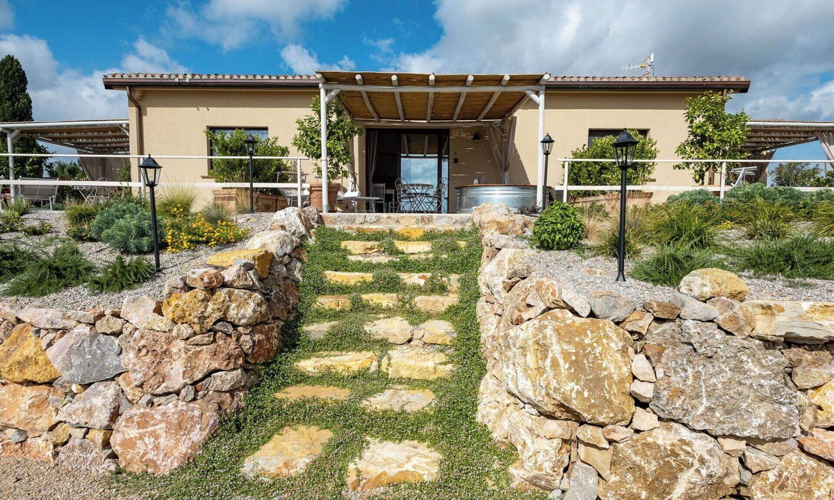 Roccastrada House | Lovely apartment in villa with WIFI, private pool, A/C, TV, terrace and panoramic view