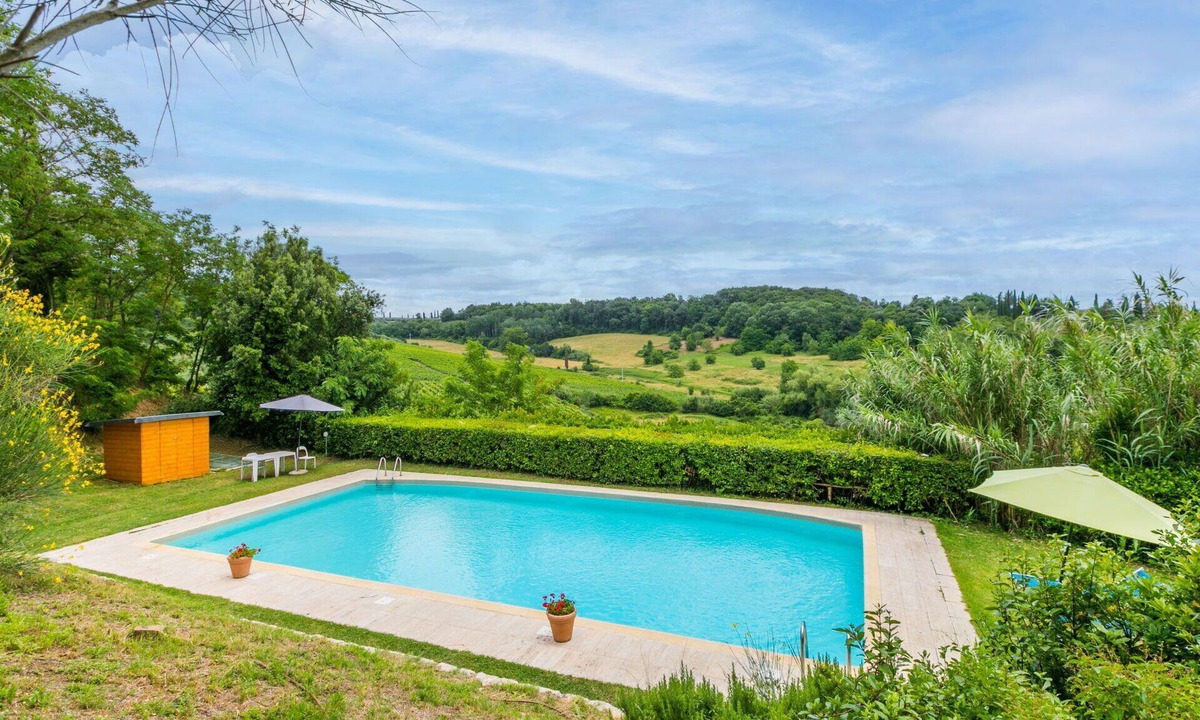 Poggiarello Villa | Lovely apartment in villa for 6 people with pool, TV and patio
