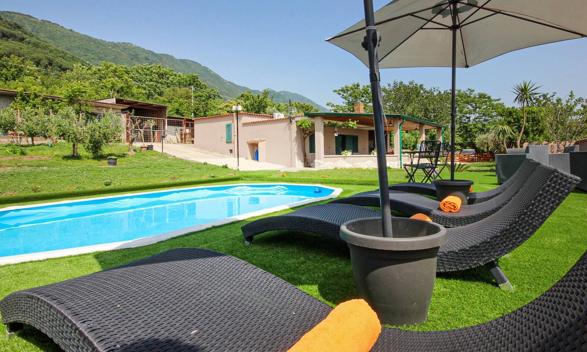 Avella House | Lovely home in Avella