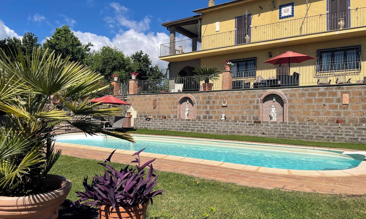 Soriano nel Cimino Villa | Lovely spacious villa with large pool and panoramic views near Rome/Viterbo