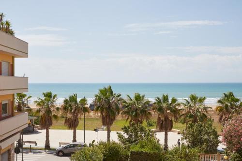 Pozzallo Apartment | LunaNera Suite - Sea View beach at 20 mt