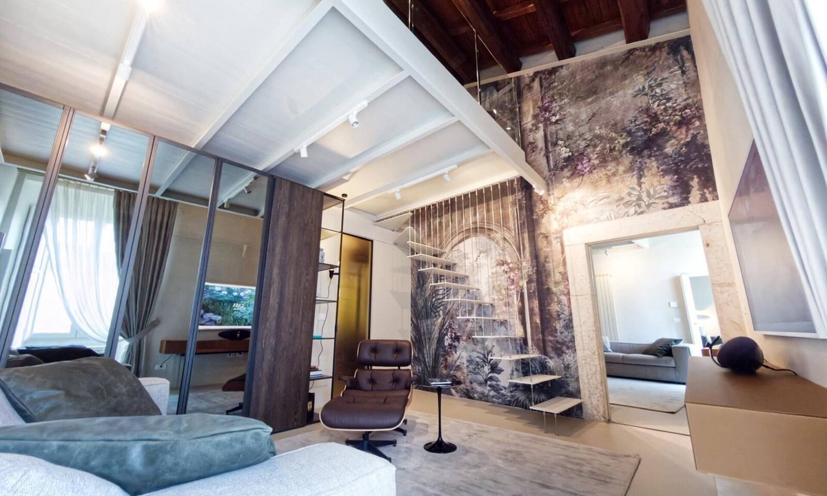 L'Aquila House | Luxury Loft in 16th-century Renaissance Palace in Cathedral Square