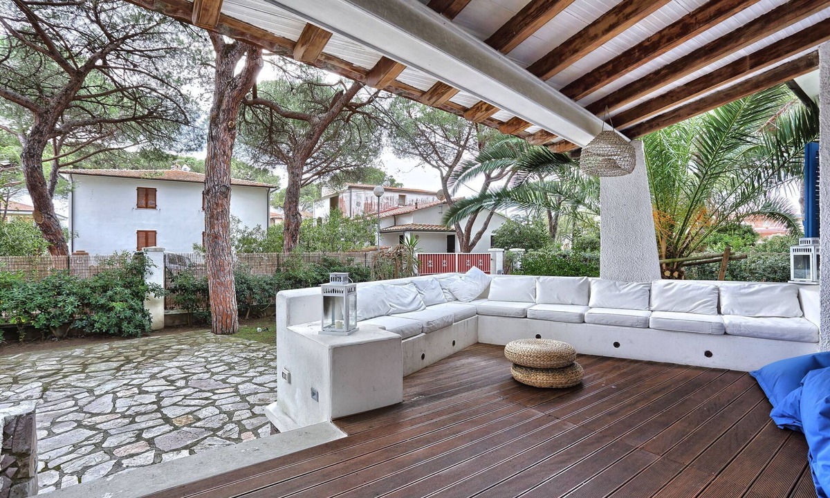 Marina di Campo Villa | Luxury Villa "Montecristo" By the Sea