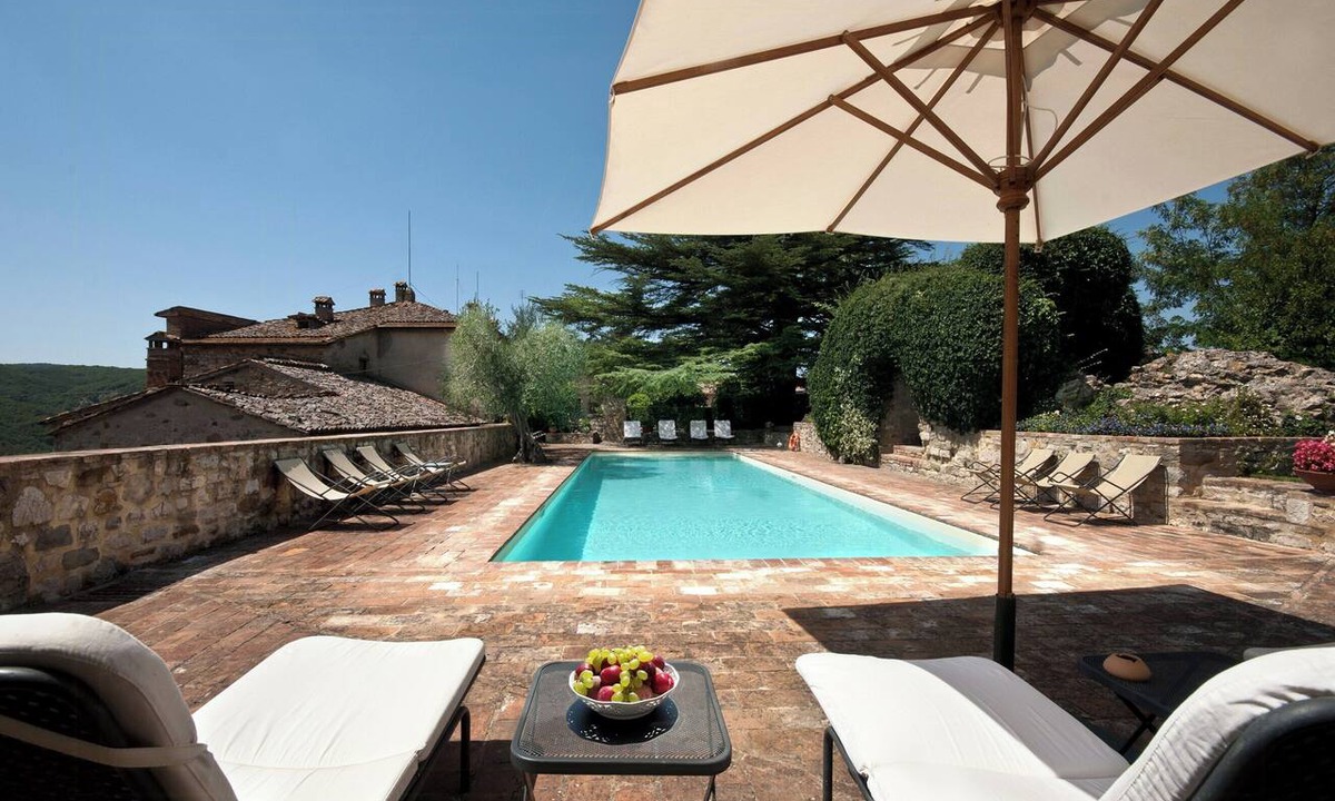 San Venanzo House | Medieval retreat in Poggio village
