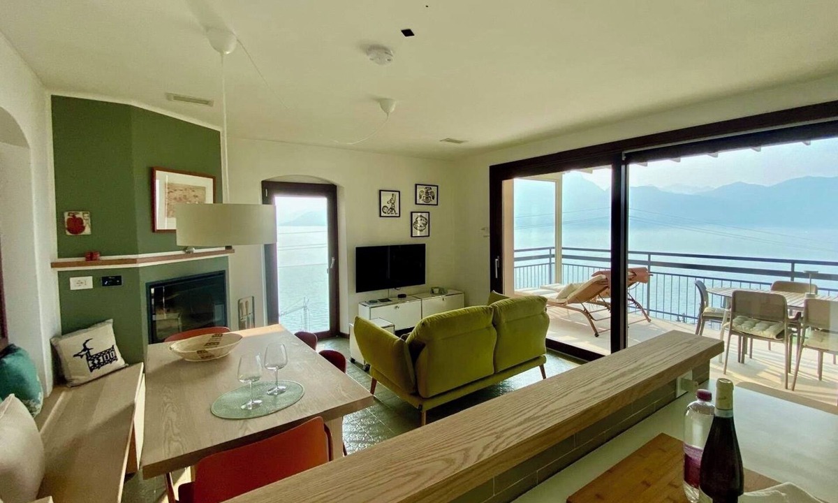 Torri del Benaco Condo | Modern vacation apartment with lake view on Lake Garda