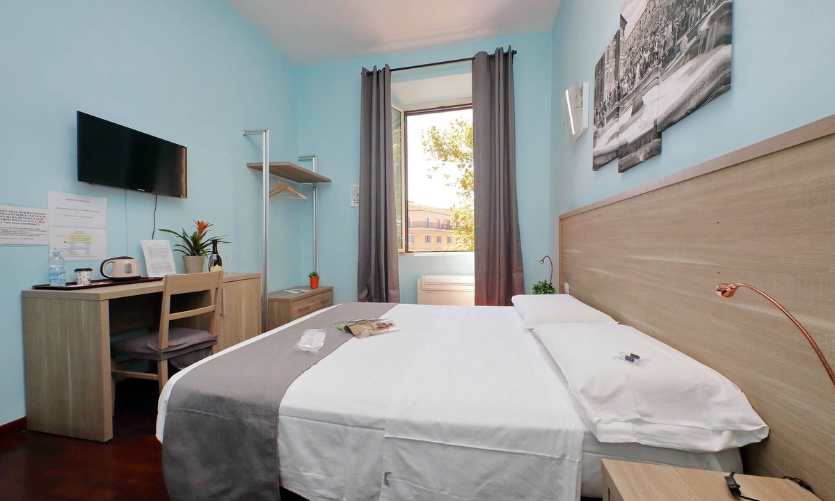 Salario House | New Moon