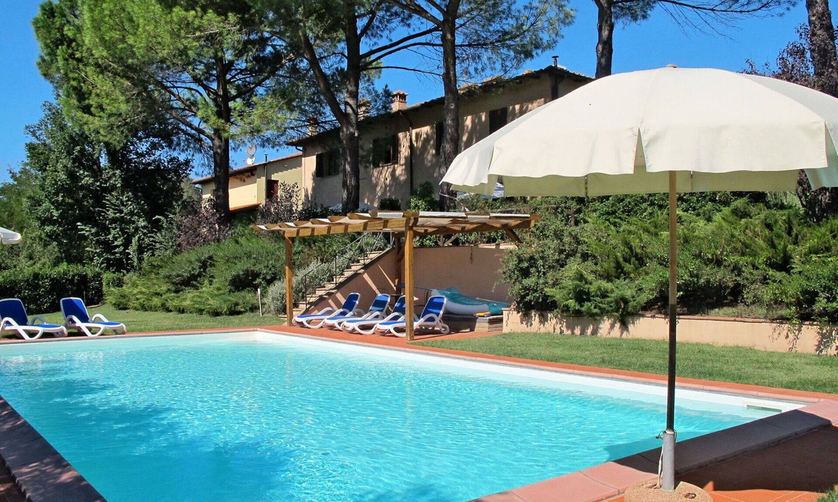 Montespertoli Villa | Nice apartment in villa for 4 people with pool, WIFI, TV, patio, pets allowed and panoramic view