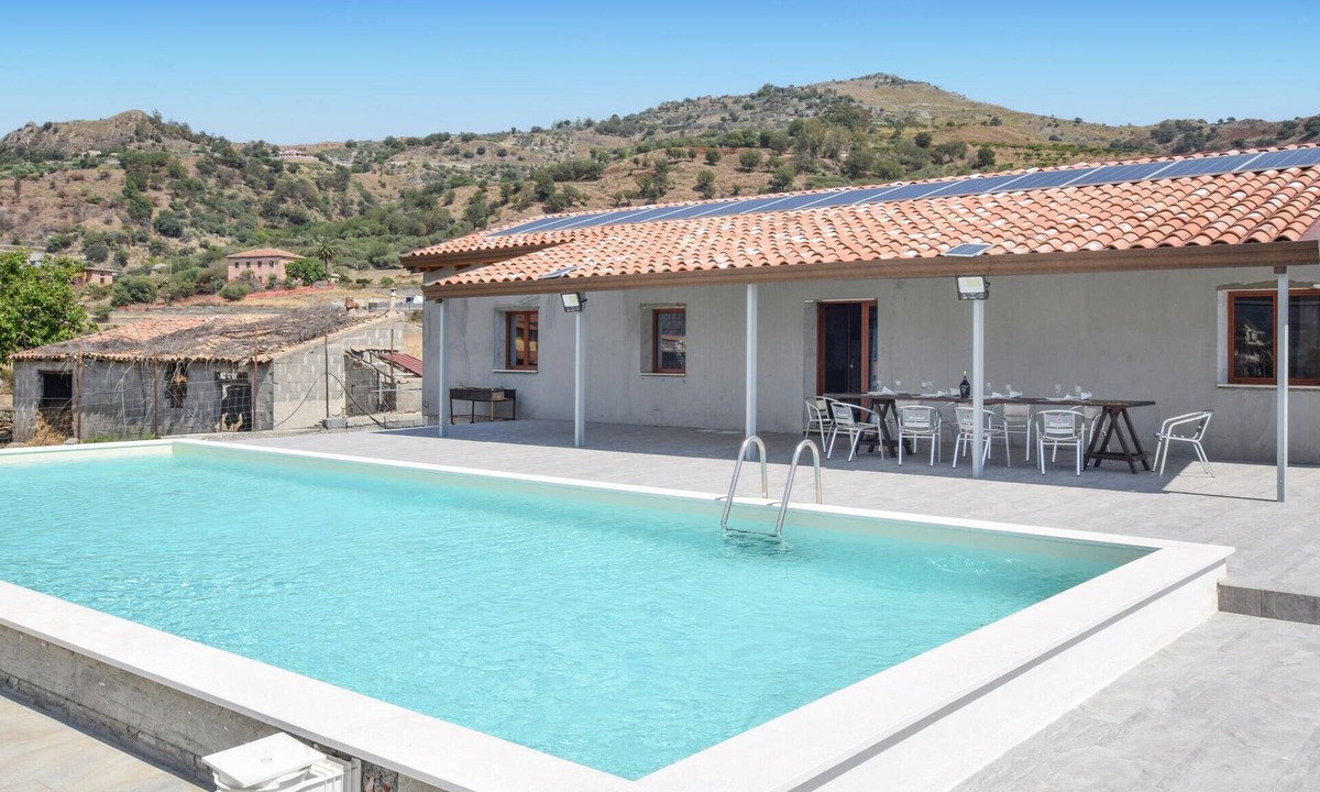 Gaggi House | Nice home in Gaggi with private swimming pool, can be inside or outside