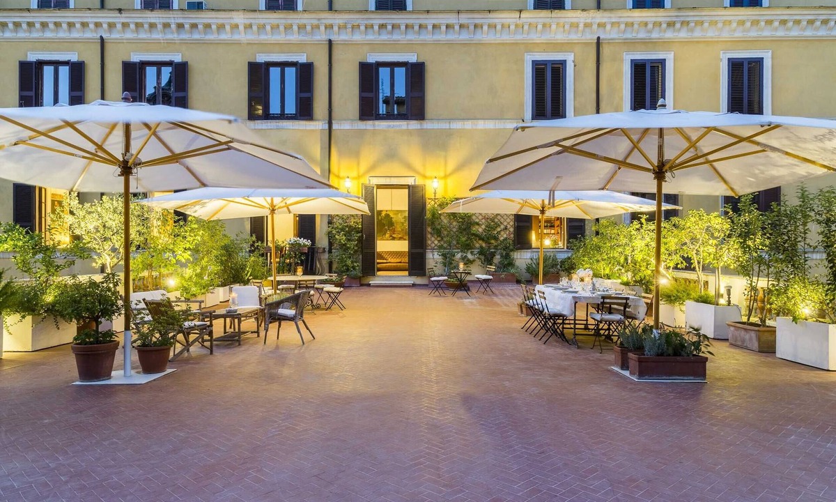 Navona Apartment | Palazzo Berardi: Renaissance Downtown Luxury Villa