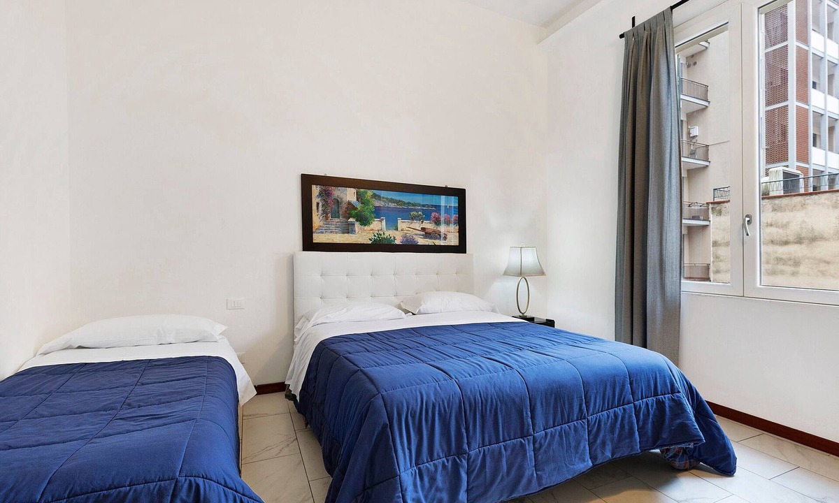 Prato Apartment | Papavero Room – Double with Wi-Fi, A/C, and Accessible Bathroom
