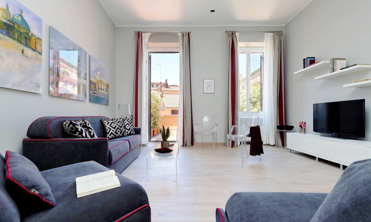 Rione IV Campo Marzio Apartment | Piazzetta Margutta - B3
