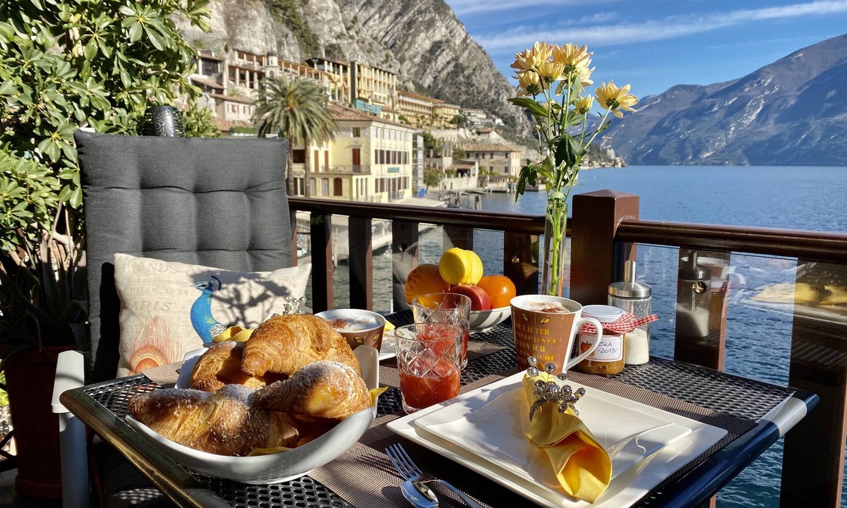 Limone sul Garda Apartment | Premium Unique Lakefront Bouganville 70 m² Apartment with Balcony