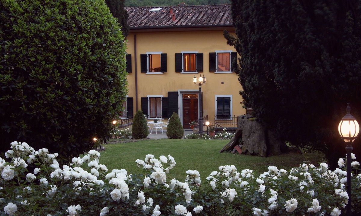 Dicomano Villa | Private Tuscan estate - Timeless pool and gardens