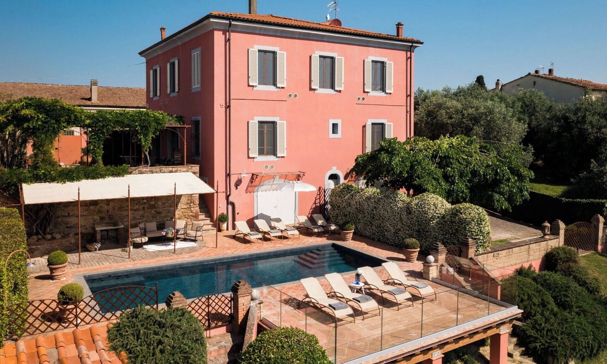 Fabbrica Villa | Private Villa with hot tub, private pool, A/C, WIFI, TV, patio, pets allowed, panoramic view