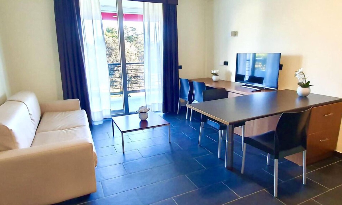 Pomezia Apartment | Residence Roman