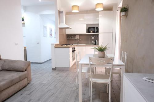Aurelio Apartment | Rome - Oasis with Private Garden in Parco Pamphilj
