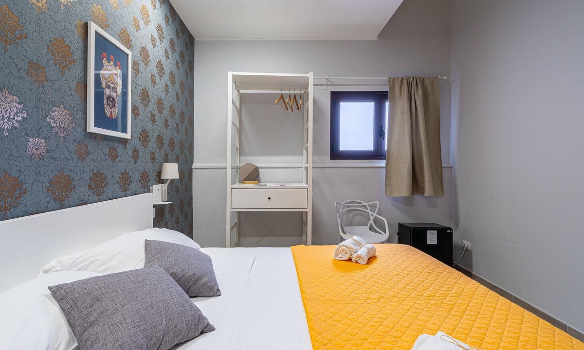 Marzamemi Apartment | Room 109 at 'Le Saline Rooms Marzamemi' with Wi-Fi and Air Conditioning