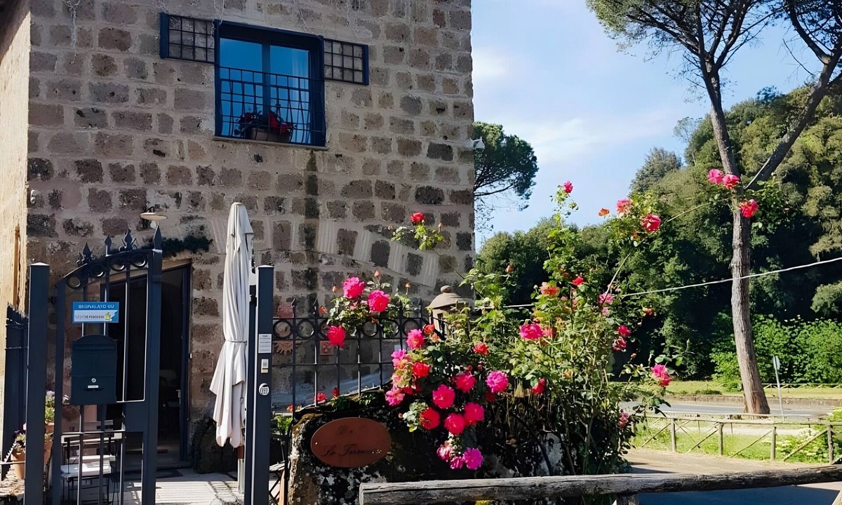 Sutri Apartment | Room 'Anfiteatro' with Wi-Fi and Air Conditioning