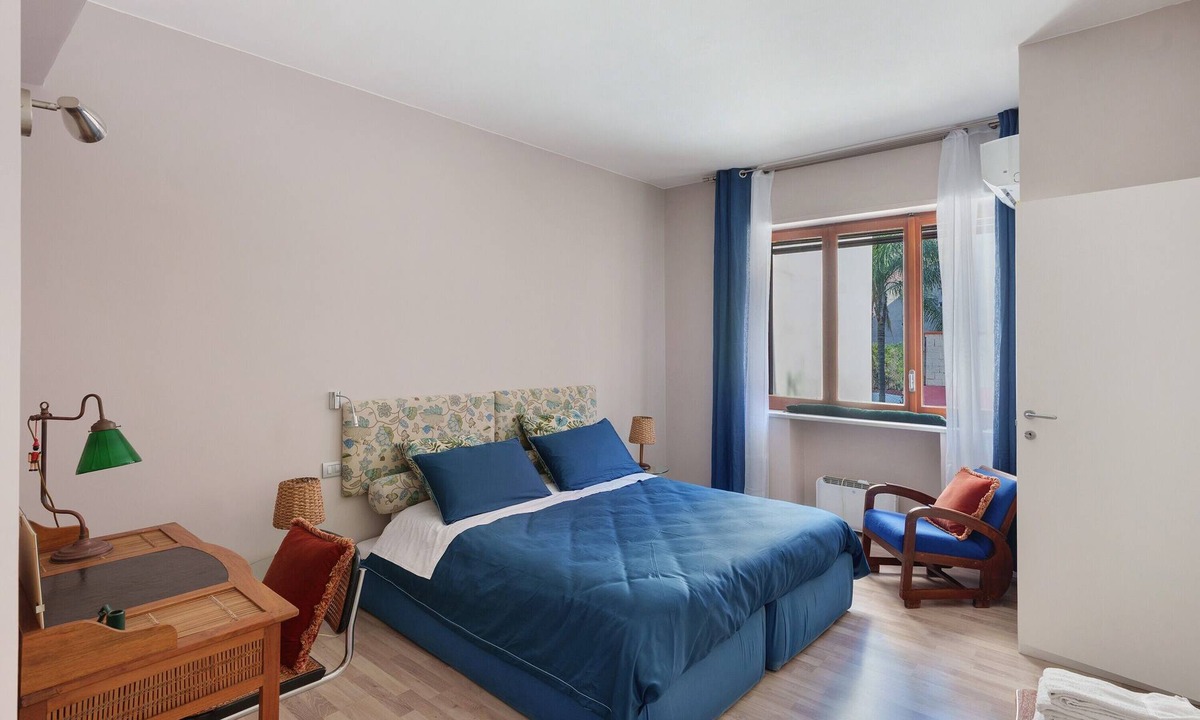 Torre Annunziata House | Room 'Stanza 1' with Mountain View, Wi-Fi, and Air Conditioning