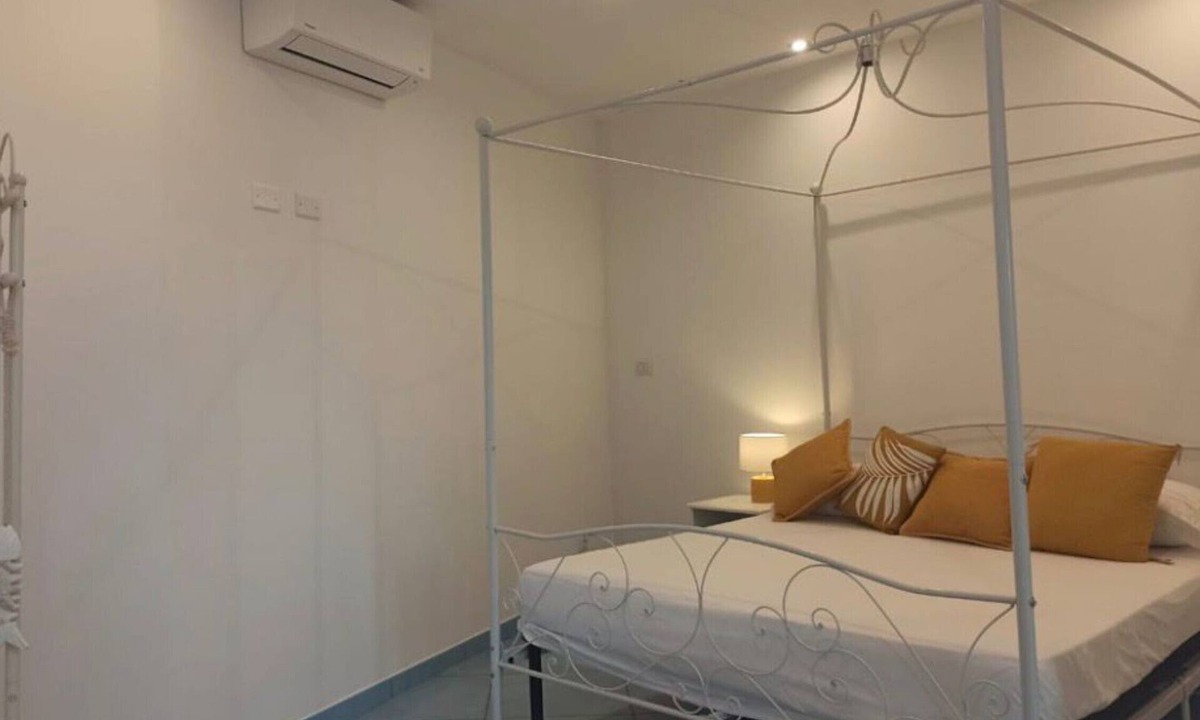 Ponza Apartment | Room 'Villa Le Palette - Ginestre' with Sea View, Wi-Fi and Air Conditioning