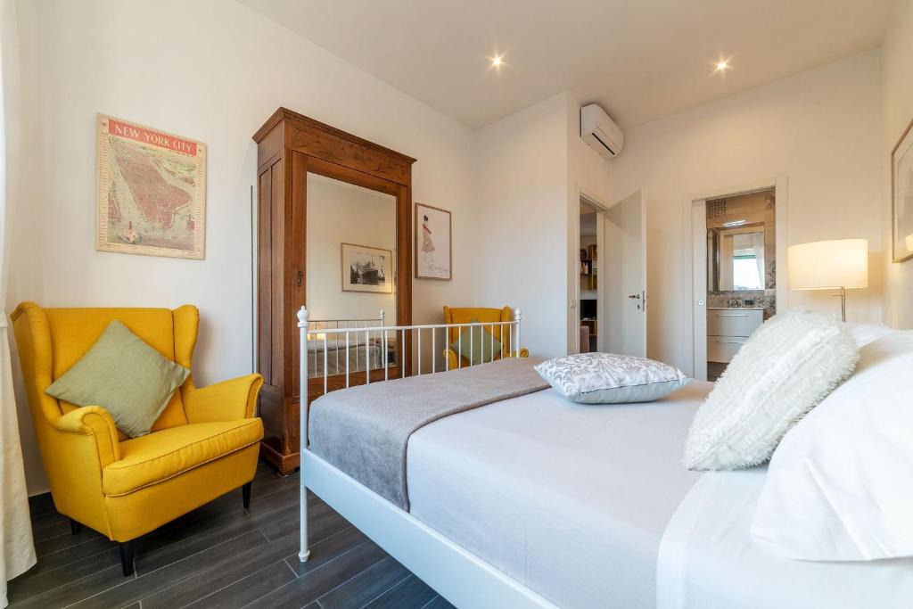 Vatican Apartment | Saint Peter View