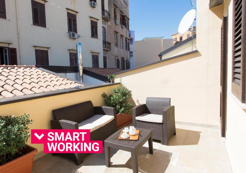 Centro Storico Apartment | Santa Cecilia Apartment by Wonderful Italy