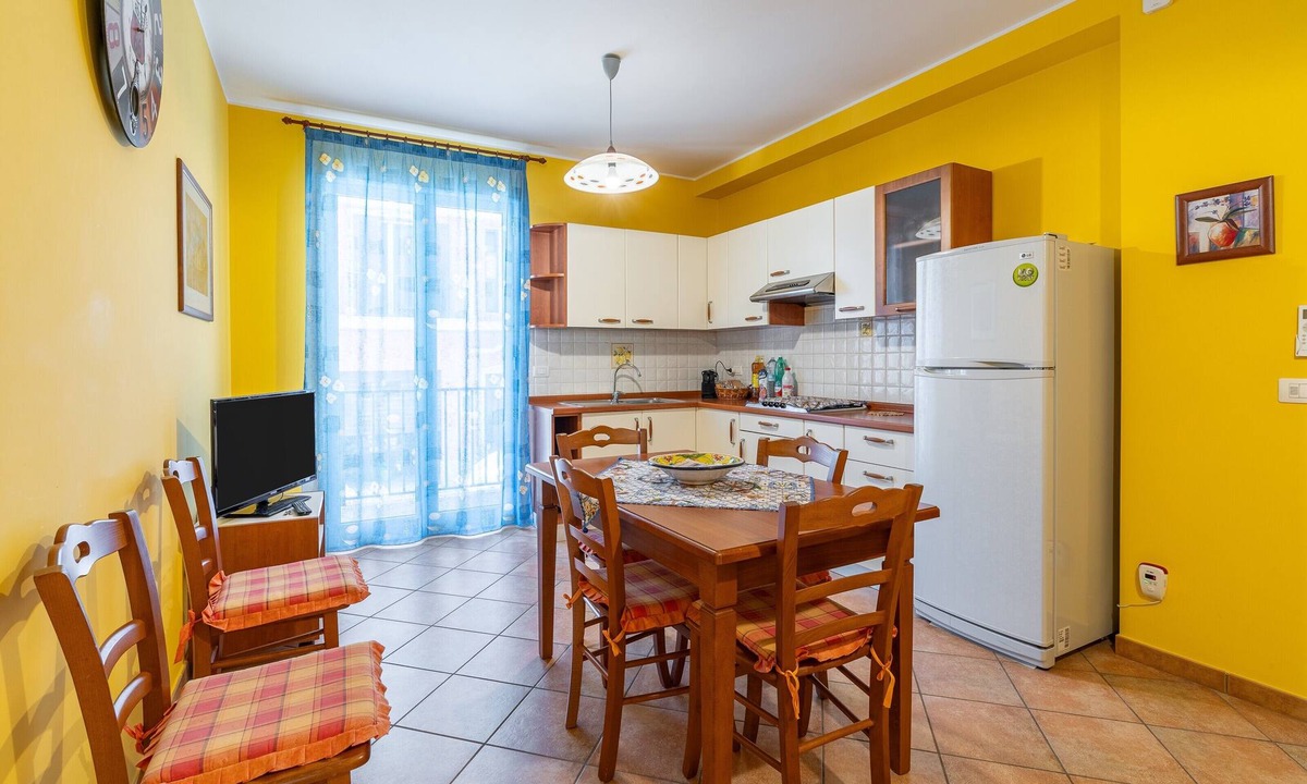 Portopalo di Capo Passero Apartment | ‘Saturno’ Apartment Steps from the Sea with Balcony, Wi-Fi & Air Conditioning