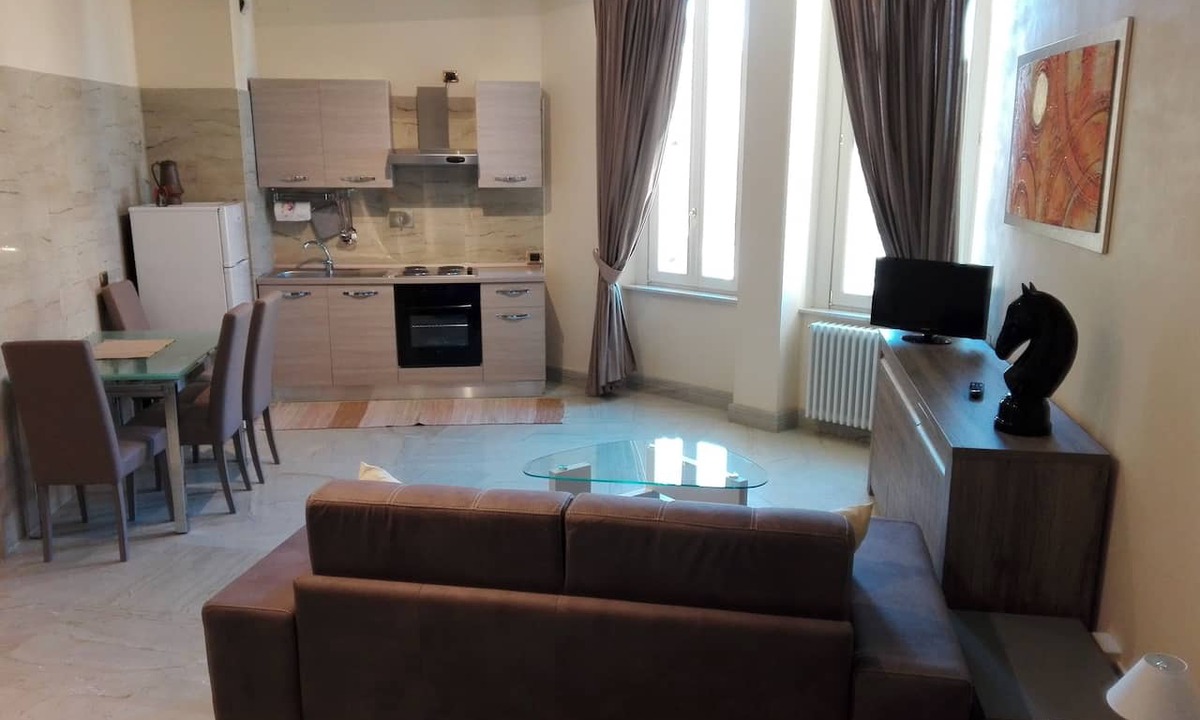 Rione III Colonna Apartment | Sistina House near Spanish Steps