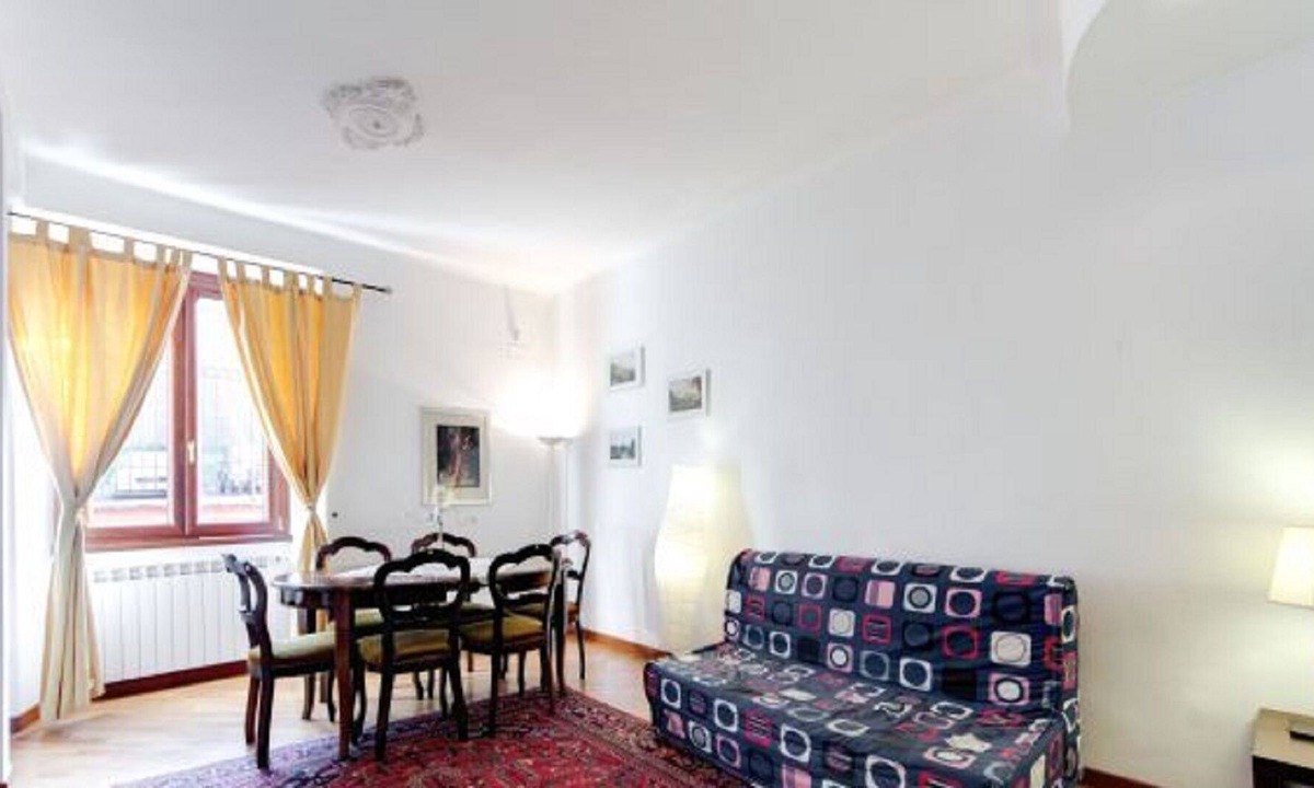 Vatican Apartment | Stately home overlooking the Vatican walls