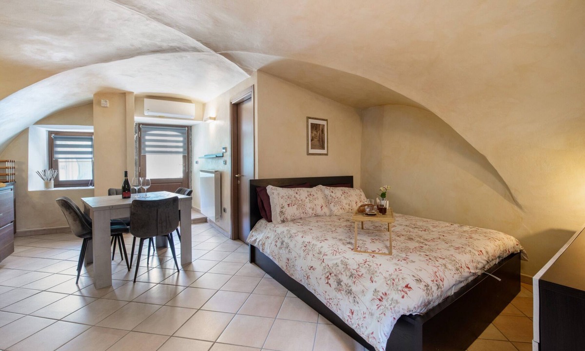 Pisogne Apartment | Studio 'Le Volte' with Wi-Fi