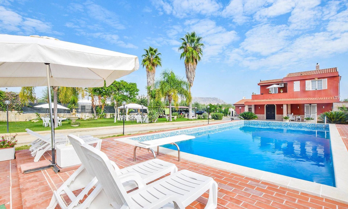 Syracuse Apartment | Stunning apartment in Siracusa with swimming pool