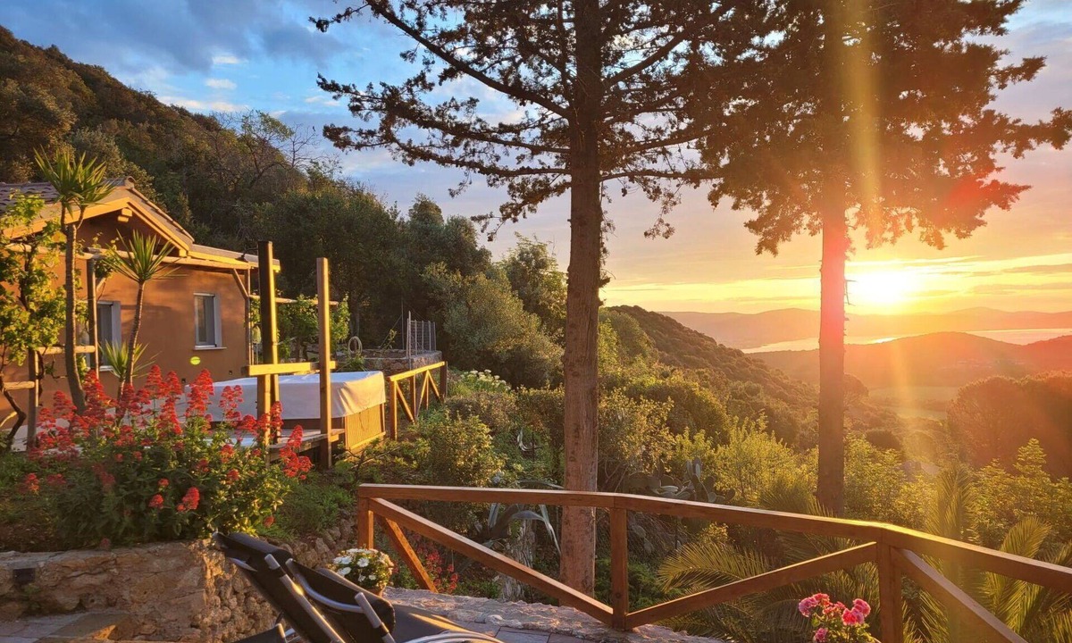 Monte Argentario House | Stunning private villa for 6 people with A/C, hot tub, WIFI, TV, patio and pets allowed