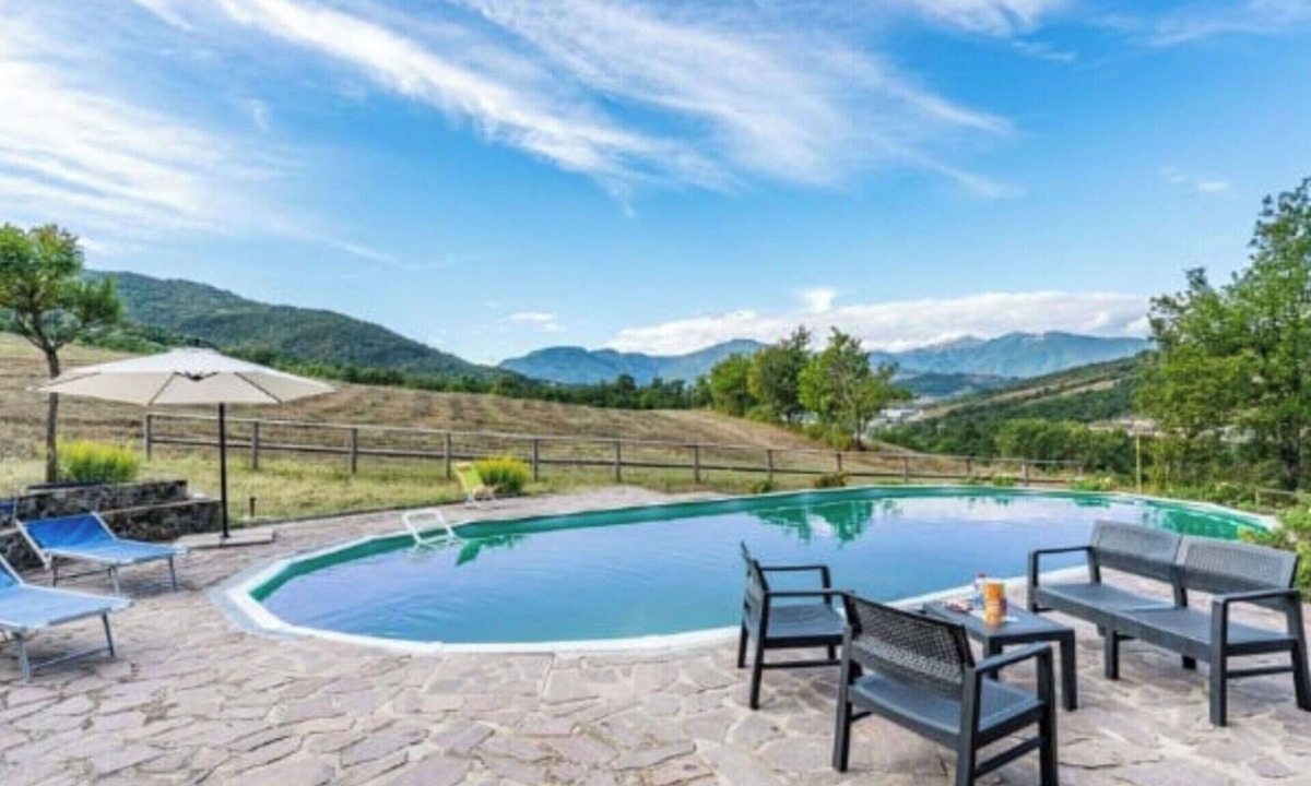 Castel di Casio House | Stunning private villa for 12 people with private pool, WIFI, TV and pets allowed