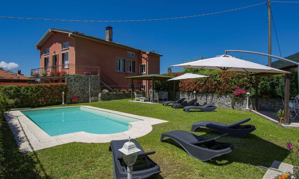 Montefegatesi House | Stunning private villa with WIFI, private pool, TV, patio, pets allowed and panoramic view