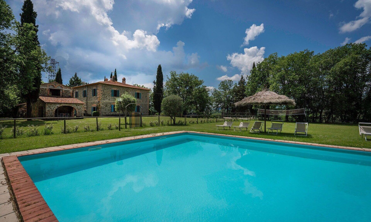 Bucine Villa | Stunning private villa with private pool, A/C, WIFI, patio, pets allowed and panoramic view