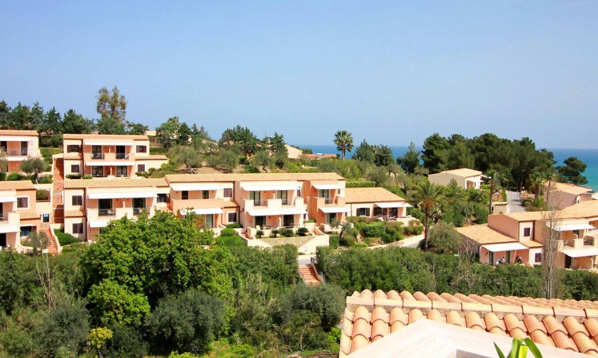 Mazzaforno Apartment | Sun House con piscina by Wonderful Italy