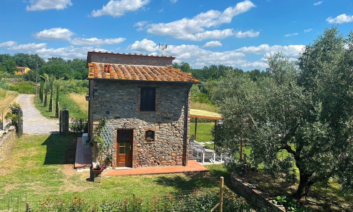 Colle di Compito House | View of Castelvecchio exclusive Tuscan guest house in the countryside of Lucca