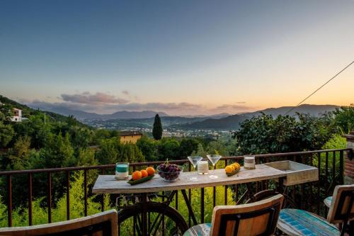 Nozanno Villa | Villa Alice, panoramic stone farmhouse to sleep 10