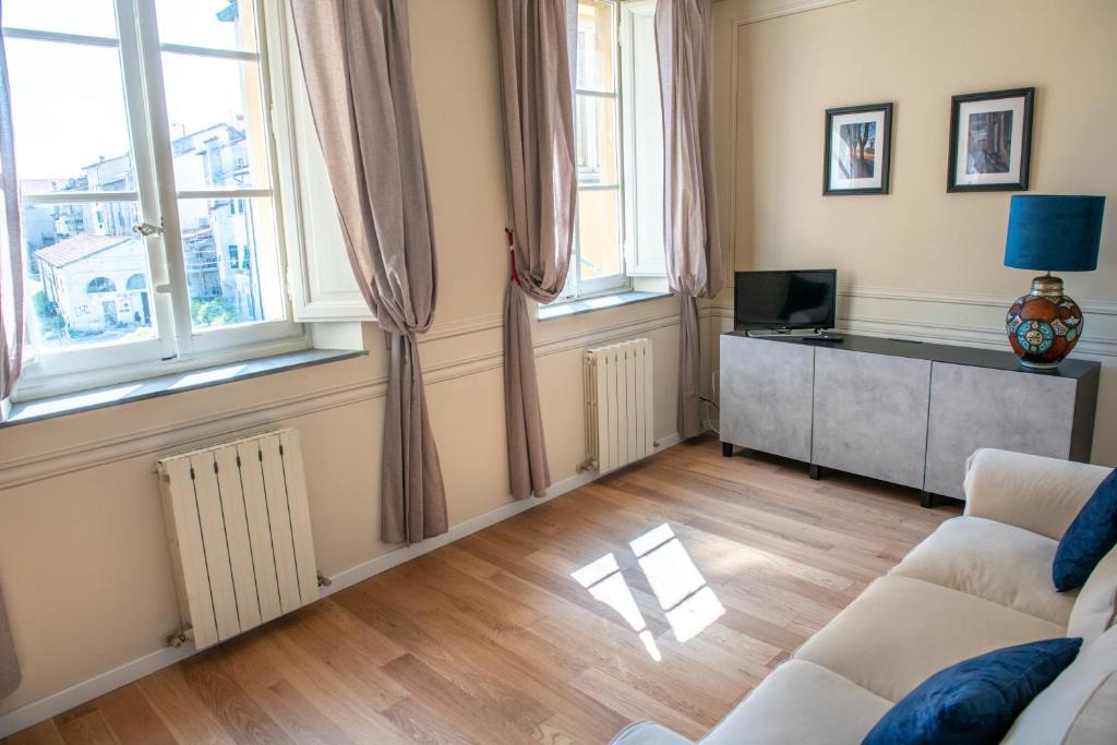 Lucca Historical Center Apartment | VILLA CITTADELLA