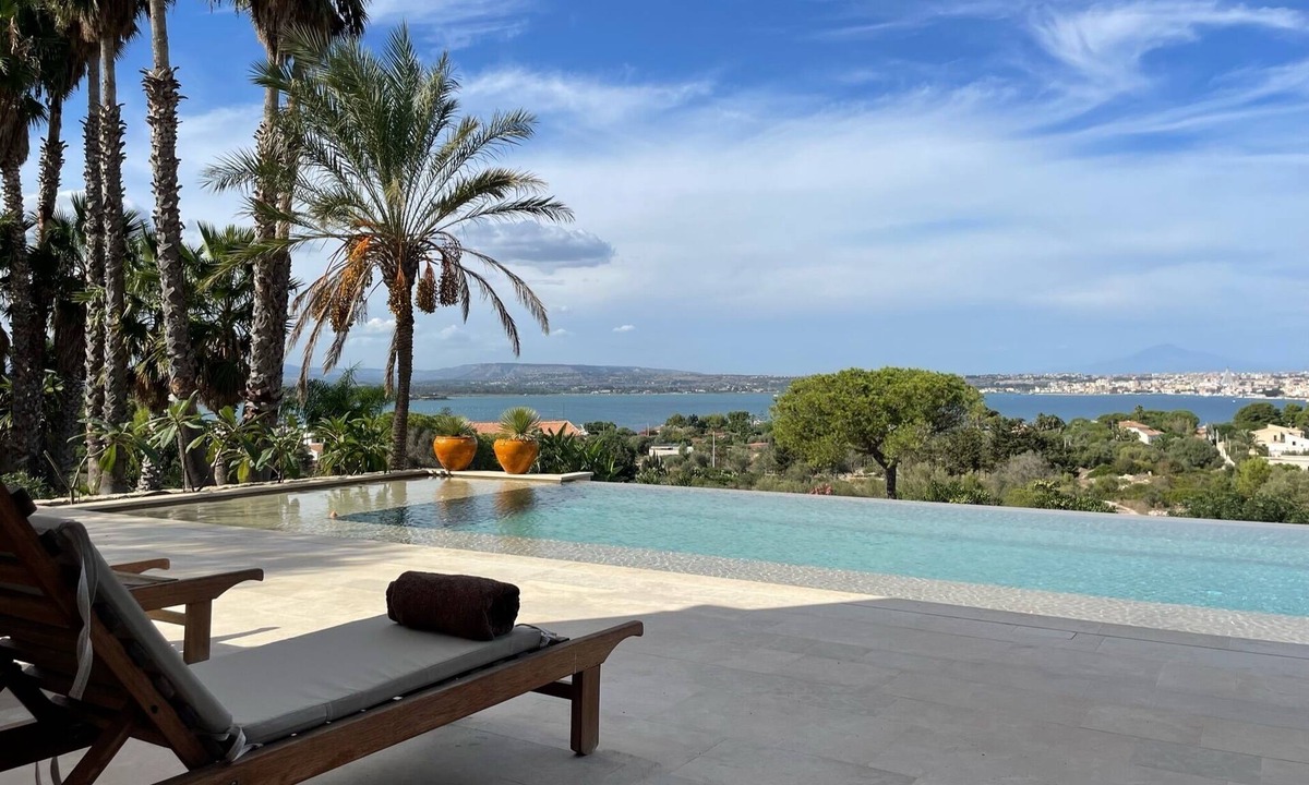 Syracuse Villa | Villa OLEANDRA: Luxe, daily service, sea & sunset impressive views, 24mt pool
