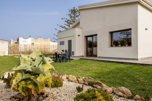Fanusa Villa | Villa Solea - Family Friendly Beach Villa Near the Sea