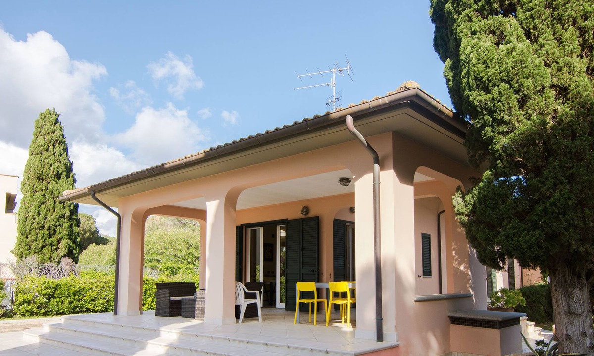Marina di Campo Villa | Villa "Villetta Etrusca" with Charming Garden and Near the Sea