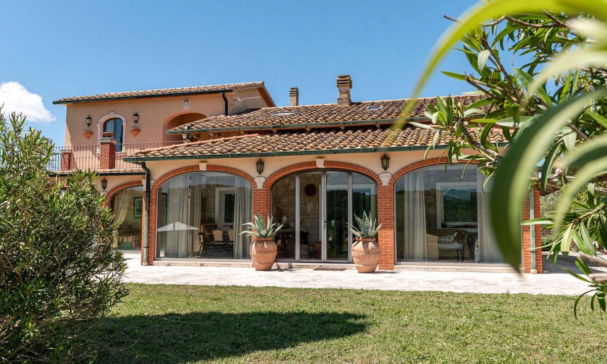 Manciano Villa | Wonderful private villa for 9 guests with private pool, WIFI, A/C, patio and pets allowed