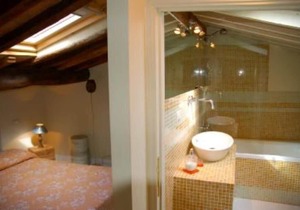 Apartment in Amphiteatre Square inside the Walls