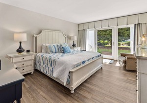 Comfortable, Coastal and Casual Beach Villa. Only steps to the Beach, Pool and The Dunes House. in Hilton Head Island