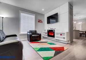 Three-Bedroom with Fireplace #41 Sunalta Downtown in Calgary