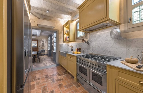 Santa Croce Apartment | 5BR Brand New Deluxe Palazzo Santa Croce Iconic Views Prime location